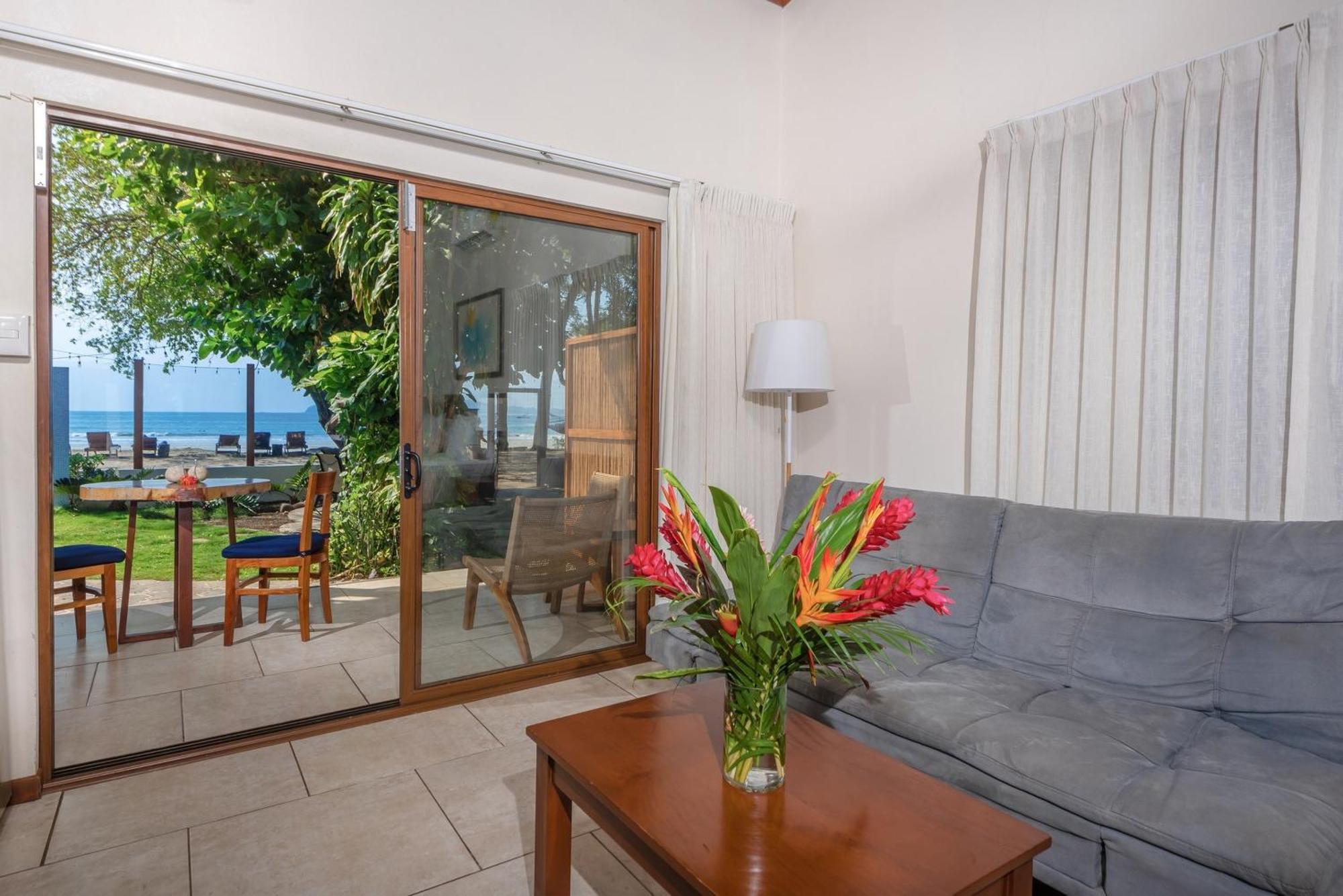 The Coast Beachfront Hotel Tamarindo Pokoj fotografie