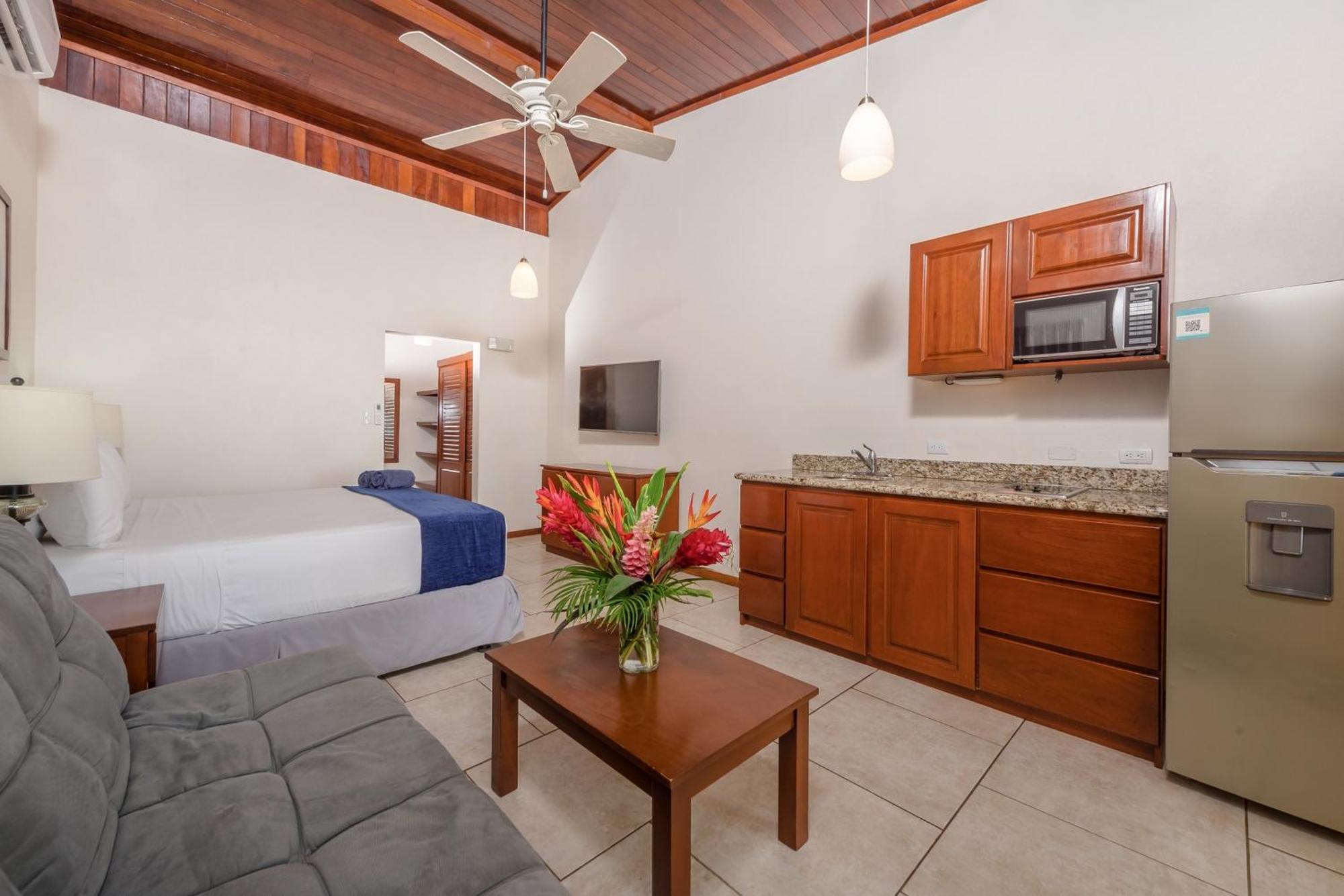 The Coast Beachfront Hotel Tamarindo Pokoj fotografie