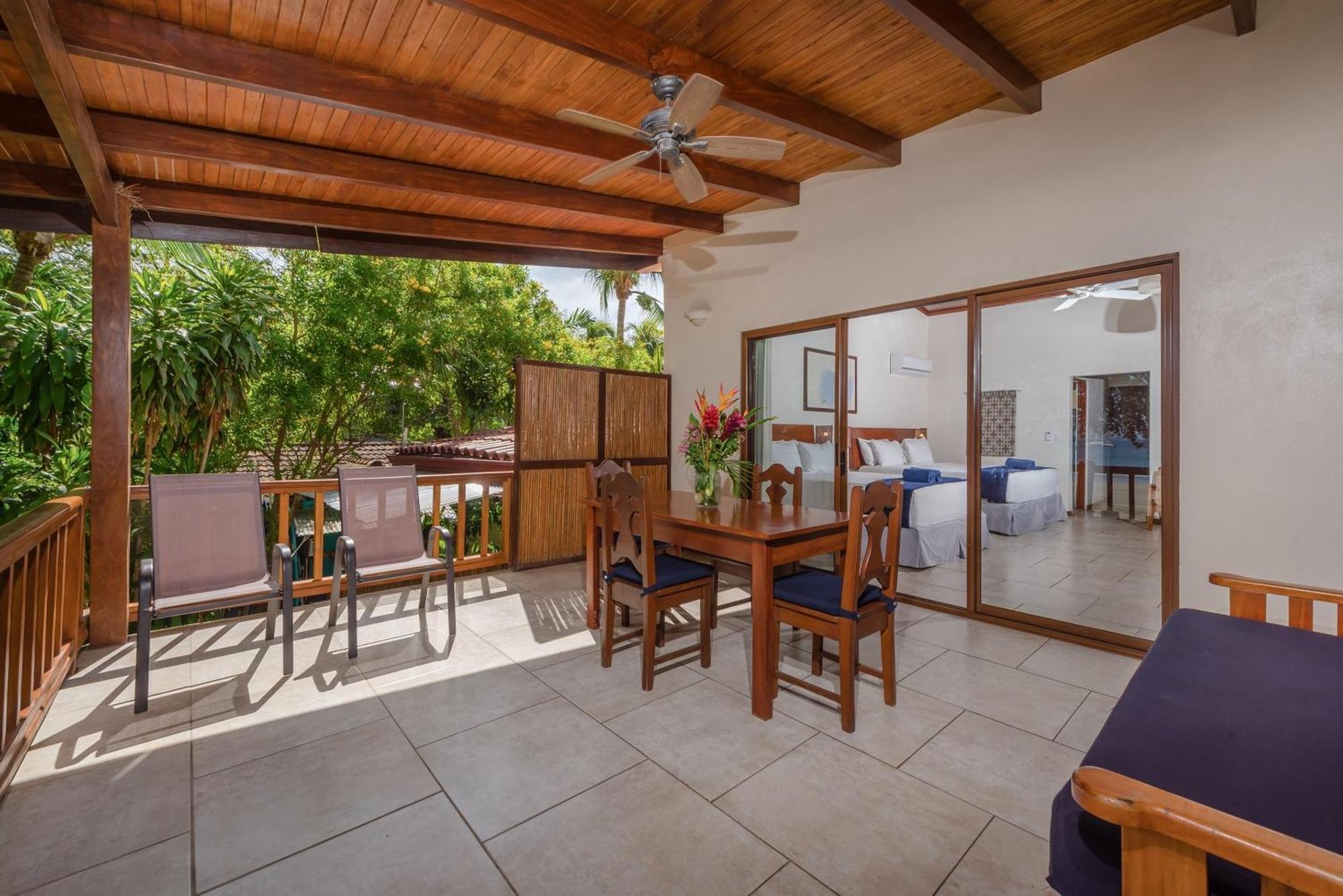 The Coast Beachfront Hotel Tamarindo Pokoj fotografie