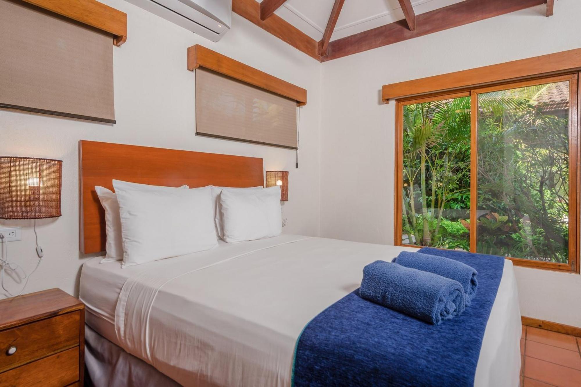 The Coast Beachfront Hotel Tamarindo Pokoj fotografie