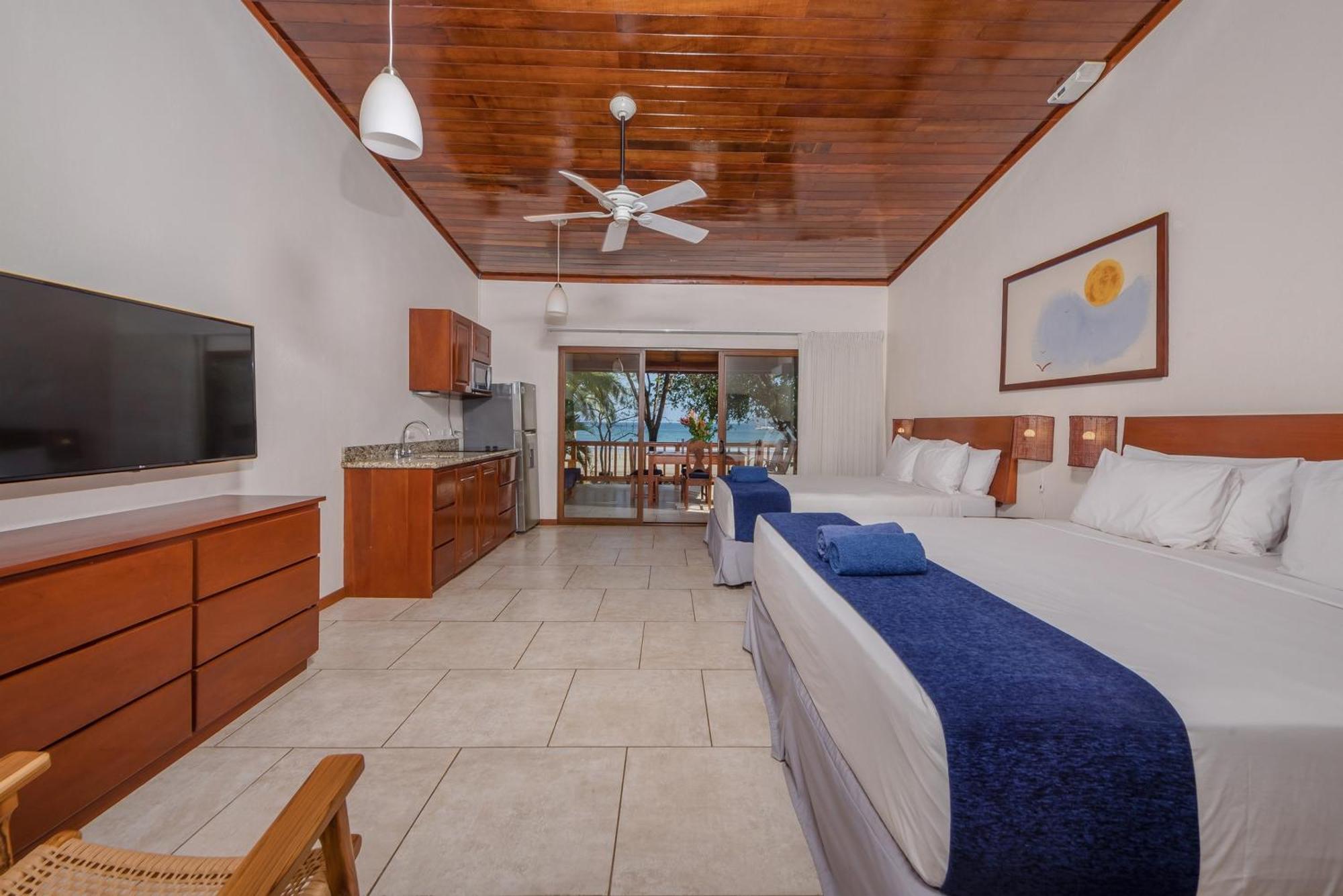 The Coast Beachfront Hotel Tamarindo Pokoj fotografie