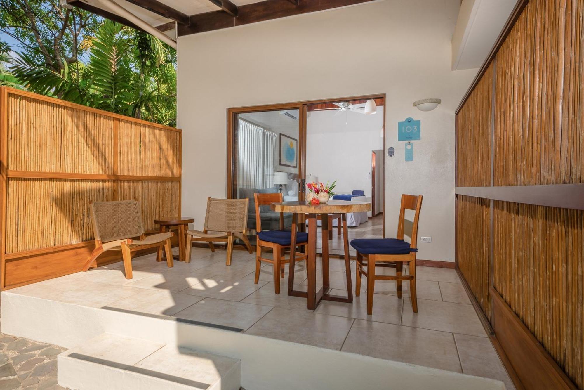 The Coast Beachfront Hotel Tamarindo Pokoj fotografie